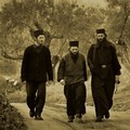 Монахи