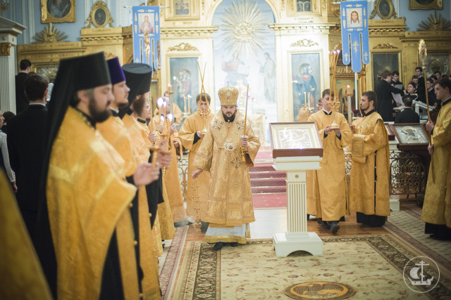 Архиепископ Амвросий призвал студентов Духовной академии и прихожан академического храма посильно помочь страждущим жителям юго-востока Украины