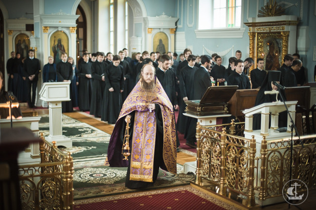 Учащиеся Духовной академии приступили к Таинству Святой Евхаристии