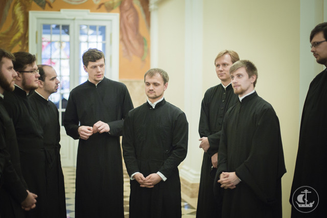 Архиепископ Амвросий встретился с выпускниками магистратуры