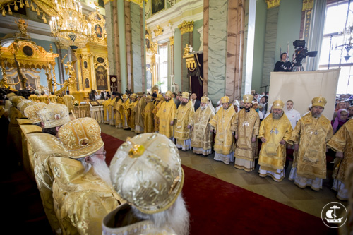 Архиепископ Петергофский Амвросий принял участие в Божественной литургии в Петропавловском соборе Петропавловской крепости