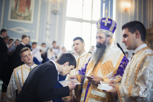 В праздник Воздвижения Креста Господня Литургию в Духовной Академии совершили три архиерея