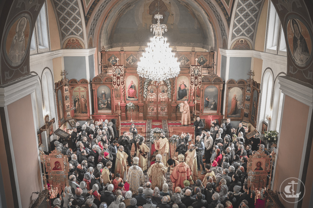 Мужской хор Академии принял участие в освящении обновленного Петропавловского храма в Карловых Варах