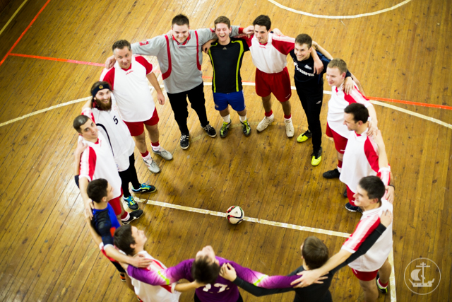 Футбольные команды Санкт-Петербургской Духовной Академии и Католической Семинарии провели товарищеский матч