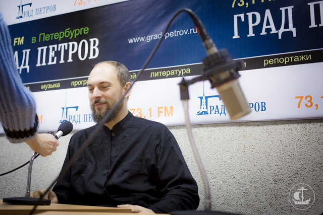Преподаватель кафедры богословия Духовной Академии принял участие в записи программы на радио «Град Петров»
