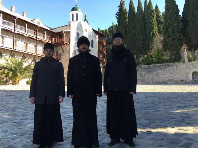 Архиепископ Петергофский Амвросий и братия Академии в монашеском чине совершили паломничество на Святую Гору Афон в новогодние дни