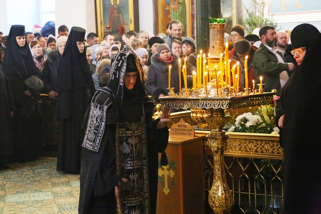 Архиепископ Петергофский Амвросий принял участие в торжествах в Свято-Троицком Серафимо-Дивеевском монастыре