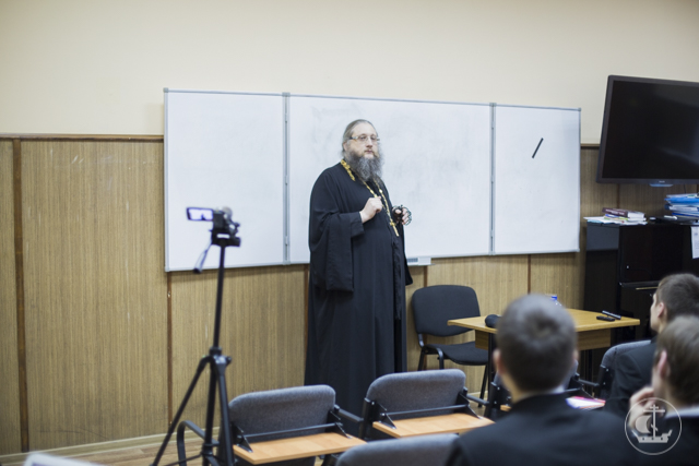 Иеромонах Нектарий (Соколов) выступил с лекцией о духовных проблемах наркозависимости