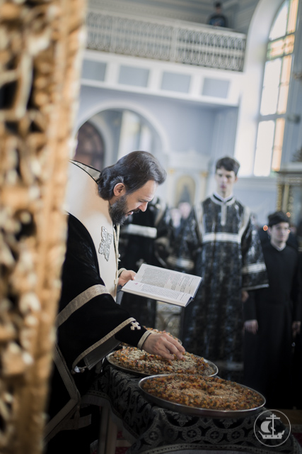 В день памяти великомученика Феодора Тирона в трех храмах Духовной Академии прошли уставные богослужения