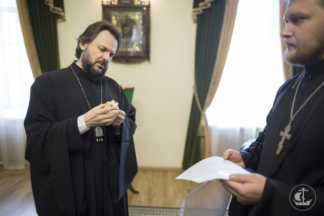 Частица мощей святителя Иннокентия Херсонского подарена Санкт-Петербургской Духовной Академии