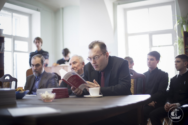 В Книжной гостиной прошло заседание Византийского кабинета и презентация «Христианского чтения»