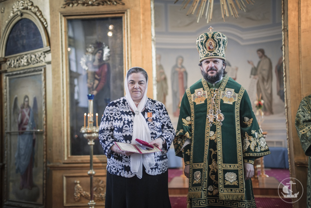 После праздничной Литургии в академическом храме сотрудники Академии были удостоены церковных наград