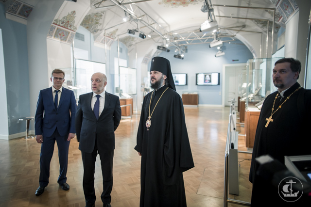 Архиепископ Петергофский Амвросий посетил Президентскую библиотеку в седьмую годовщину её открытия 