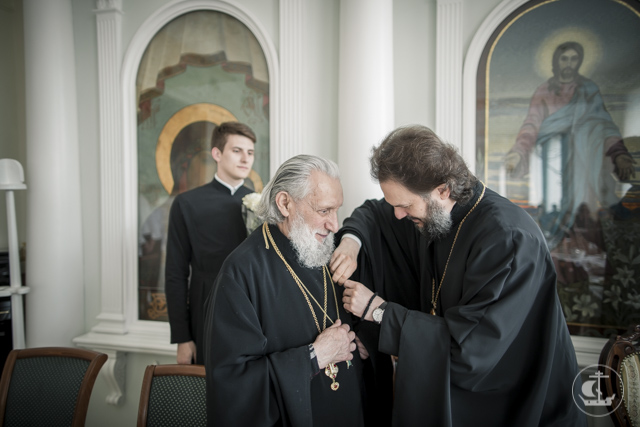 Настоятель собора Покрова Пресвятой Богородицы г. Гатчины награжден медалью апостола Иоанна Богослова