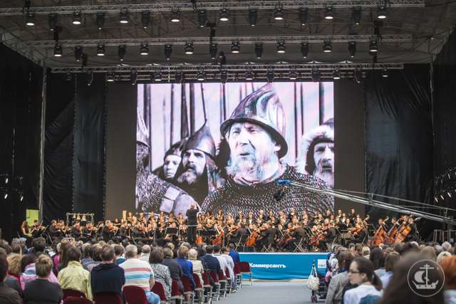 Ректор и проректор Духовной Академии посетили концерт на фестивале российского кино и музыки «Петербургские каникулы»