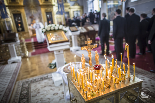 Об усопших православных христианах молились в храмах Санкт-Петербургской Духовной Академии
