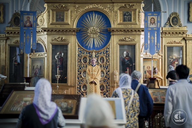 Архиепископ Амвросий совершил богослужения дня памяти своего небесного покровителя
