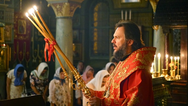 Ректор Академии совершил ночную литургию в кафедральном соборе г. Львова