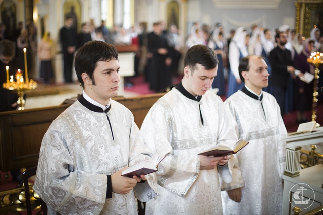 Воскресная литургия прошла во всех храмах Духовной Академии