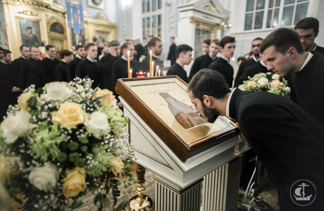 Накануне дня памяти преподобного Амвросия Оптинского в Академии прошло всенощное бдение