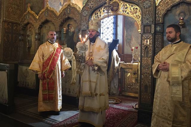 Митрополит Ловчанский Гавриил и архиепископ Петергофский Амвросий совершили Божественную литургию в Никольском храме г. Софии