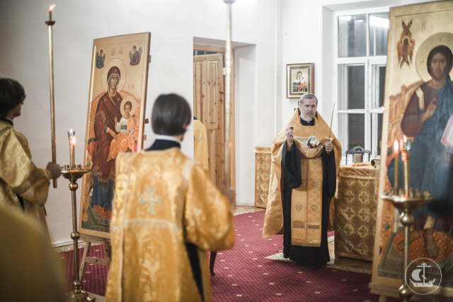 Архиепископ Солнечногорский Сергий возглавил всенощное бдение в домовом храме Академии