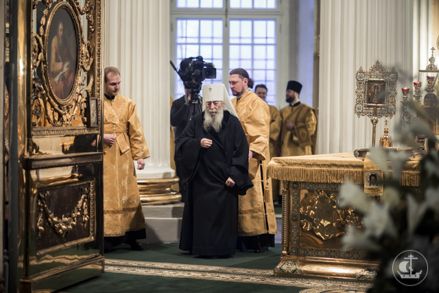 Архиепископ Петергофский Амвросий сослужил Святейшему Патриарху Кириллу в Троицком соборе Александро-Невской лавры