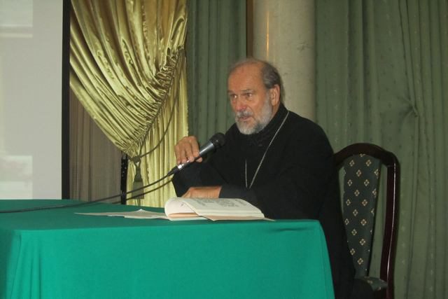 Преподаватели Духовной Академии приняли участие в круглом столе в Александро-Невской лавре
