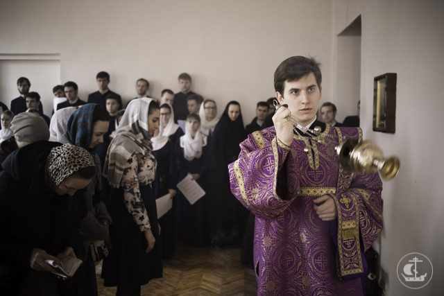 В Неделю преподобного Иоанна Лествичника в Академии прошли воскресные богослужения