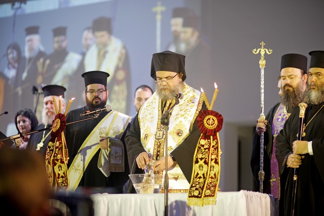Архиепископ Петергофский Амвросий и студенты Духовной Академии приняли участие в церемонии открытия русского храма на Кипре