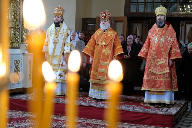 Ректоры двух Академий совершили богослужения в Пюхтицком Успенском монастыре