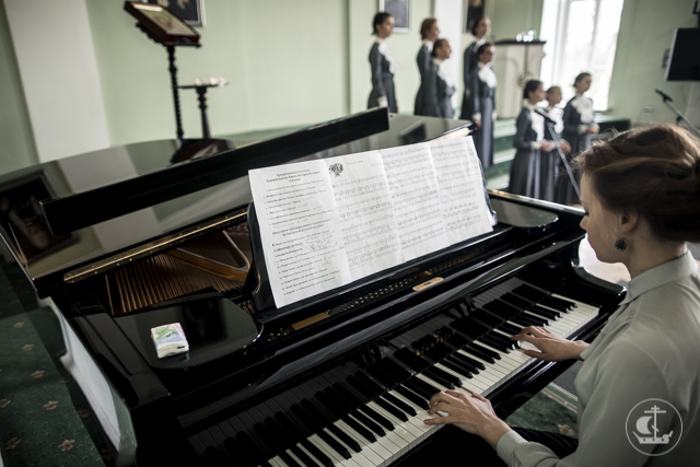Детско-юношеский хор из Киево-Печерской лавры выступил в Академии