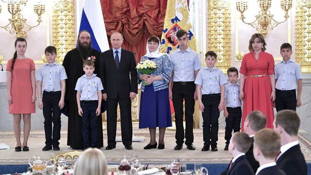 Президент России наградил магистранта Санкт-Петербургской Духовной Академии орденом "Родительская слава"