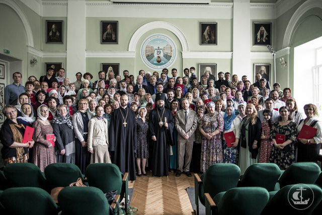 140 выпускников епархиальных курсов получили дипломы