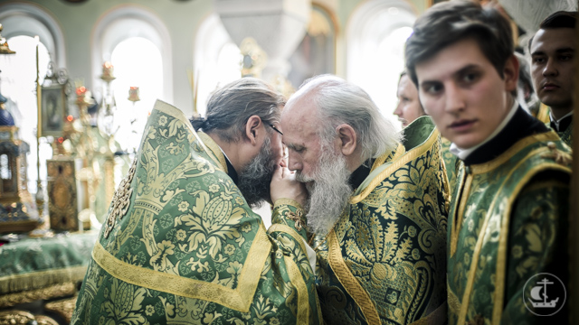 Архиепископ Петергофский Амвросий совершил Божественную литургию в Свято-Иоанновском ставропигиальном монастыре на Карповке 