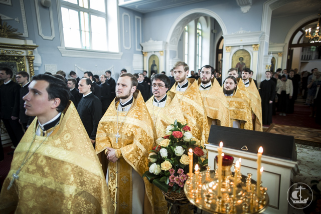 Учебный год в Духовной Академии завершился Божественной литургией