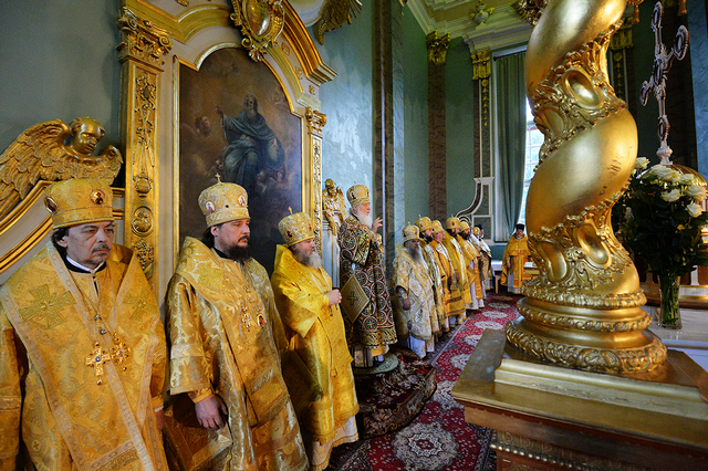Архиепископ Амвросий сослужил Святейшему Патриарху в Петропавловском соборе