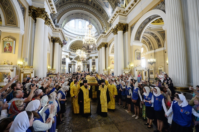 Ректор Духовной Академии принял участие в проводах мощей святителя Николая
