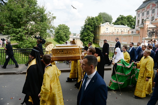 Ректор Духовной Академии принял участие в проводах мощей святителя Николая