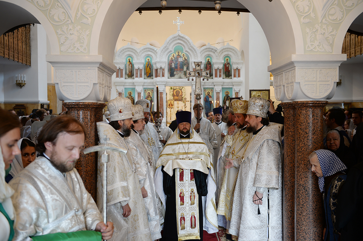 Архиепископ Амвросий принял участие в Патриарших богослужениях накануне праздника Преображения Господня