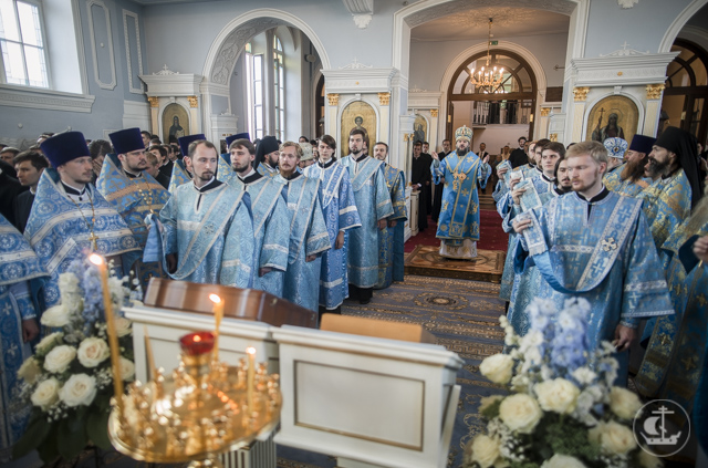 Учебный год в Санкт-Петербургской Духовной Академии начался Божественной литургией и торжественным Актом