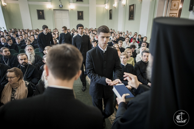 Учебный год в Санкт-Петербургской Духовной Академии начался Божественной литургией и торжественным Актом