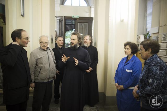 Архиепископ Амвросий посетил историческое здание академической библиотеки