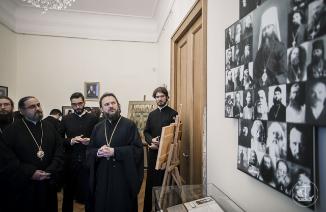 Памяти выпускников-новомучеников посвящена новая выставка в музее Духовной Академии