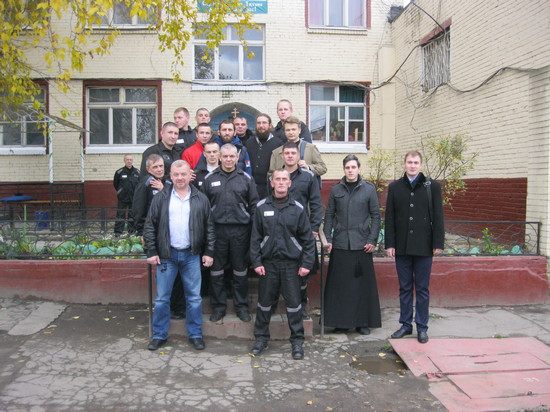 Студенты Духовной Академии посетили заключенных колонии №6