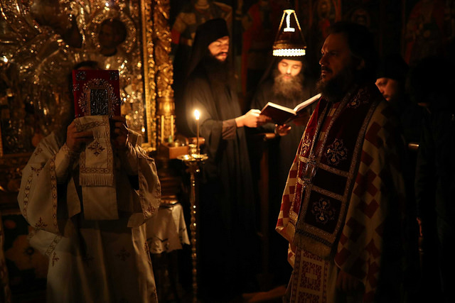 В первый день 2018 года архиепископ Петергофский Амвросий совершил Литургию в храме иконы Божией Матери «Отрада и утешение»