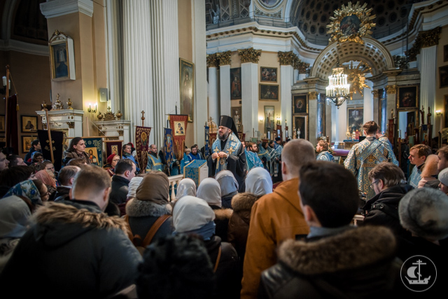 Верующие петербуржцы молитвенно отметили Международный день православной молодежи