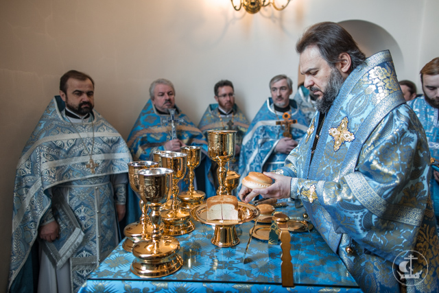Верующие петербуржцы молитвенно отметили Международный день православной молодежи
