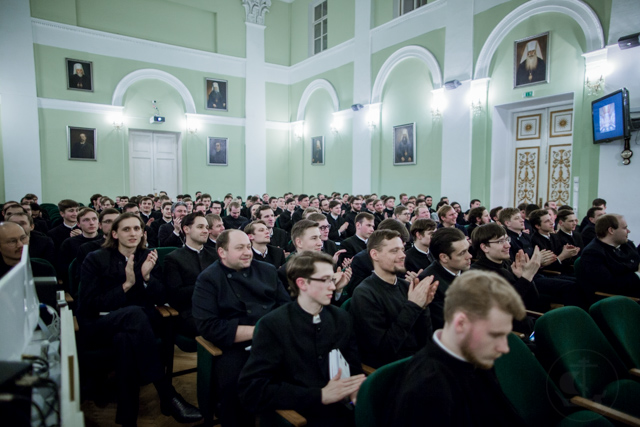 Иеромонах Константин (Симон) рассказал студентам Академии о современной ситуации с униатством на Украине