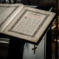 В академическом храме совершена утреня «Двенадцати Страстных Евангелий»